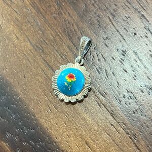 Women’s vintage pendant
